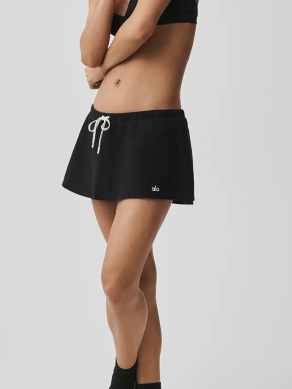 *Like New* ALO Yoga Low-Rise Fan Favorite Micro Skirt Black, Size Small
